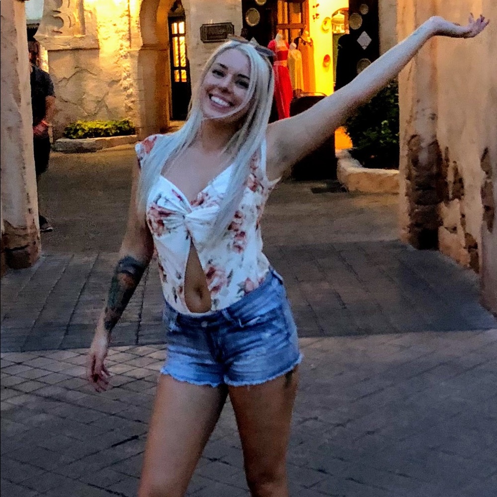 Floral one piece blouse - Picture 3 of 3